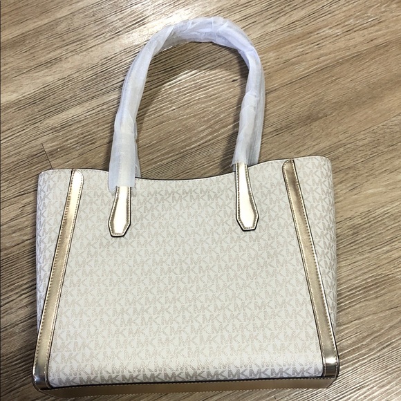 New Michael Kors Cream and Gold Large Tote Bag - Picture 4 of 14